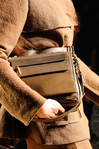 Look 52